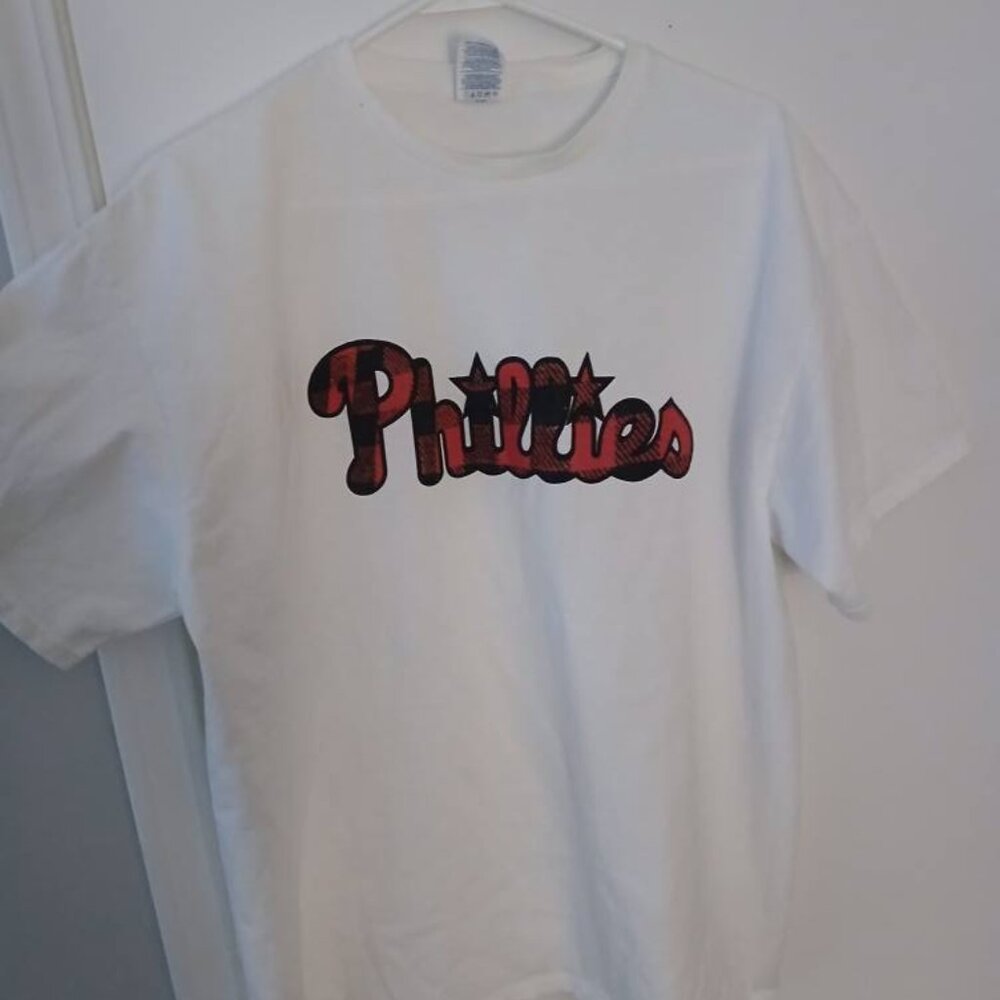 Phillies XL Short Sleeve Tee. NWOT - Picture 2 of 5